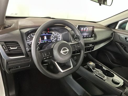 Used 2023 Nissan Rogue S AWD/4WD image 17