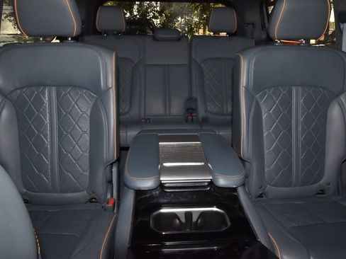 Used 2023 Jeep Grand Wagoneer Series III AWD/4WD image 17