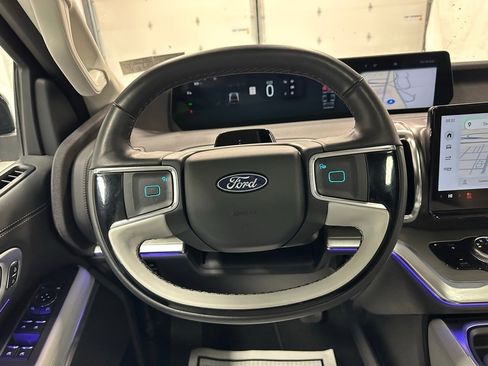 Used 2025 Ford Expedition Max Platinum image 18