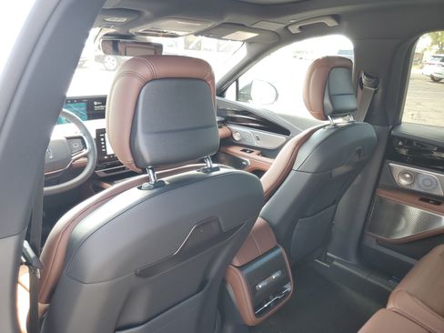 New 2026 Lincoln Nautilus Reserve AWD/4WD image 29