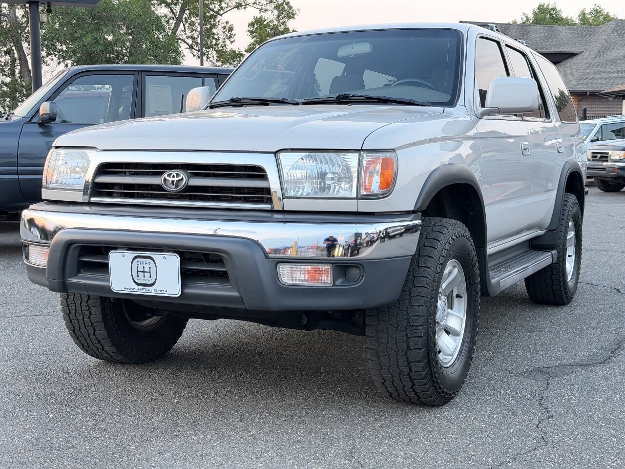 Used 1999 Toyota 4Runner SR5 w/ Upgrade Value Pkg 4 AWD/4WD image 5