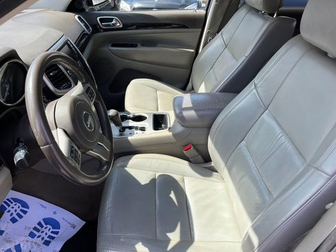 Used 2012 Jeep Grand Cherokee Laredo AWD/4WD image 11
