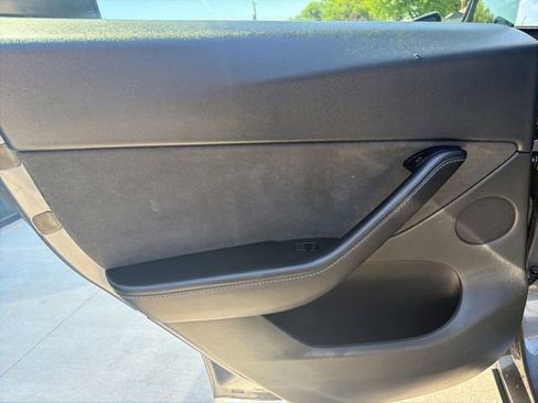 Used 2022 Tesla Model Y Performance AWD/4WD image 18
