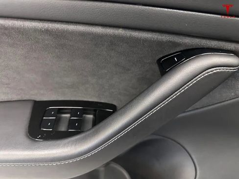 Used 2018 Tesla Model 3 Long Range image 23