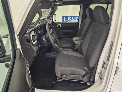 New 2026 Jeep Gladiator Sport image 11