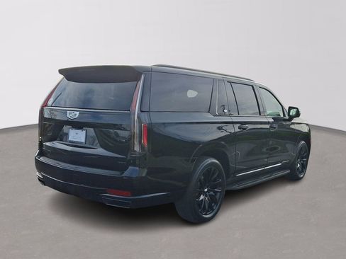 Used 2023 Cadillac Escalade ESV Sport Platinum w/ LPO, ONYX Package image 6