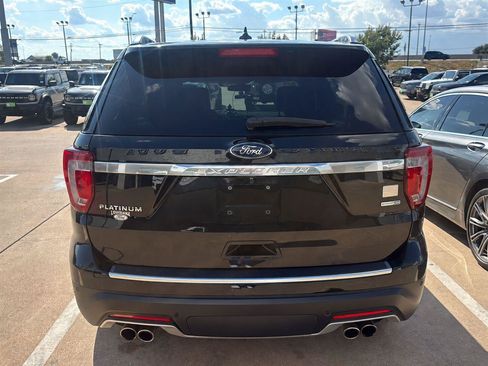 Used 2018 Ford Explorer Platinum AWD/4WD image 6