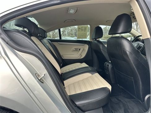 Used 2010 Volkswagen CC Sport image 22