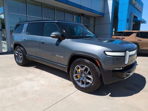 Used 2023 Rivian R1S Adventure AWD/4WD image 7