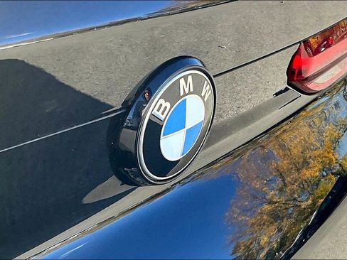 Used 2022 BMW X6 xDrive40i w/ M Sport Package image 31