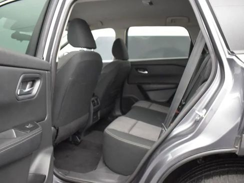 Used 2024 Nissan Rogue SV FWD image 15