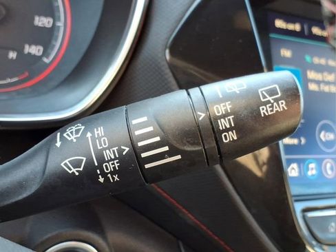 Used 2021 Chevrolet TrailBlazer RS w/ Technology Package FWD image 27