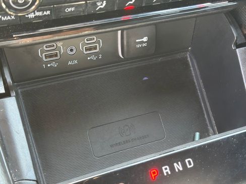 Used 2025 Jeep Grand Cherokee Altitude AWD/4WD image 31