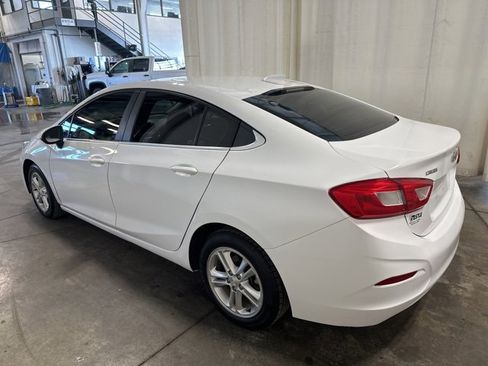 Used 2018 Chevrolet Cruze LT image 6