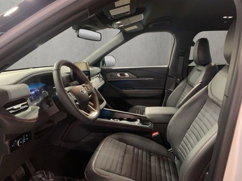 New 2026 Ford Explorer ST-Line w/ ST-Line Street Pack image 9