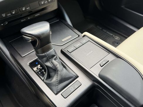 Used 2022 Lexus ES 350 w/ Premium Package FWD image 6