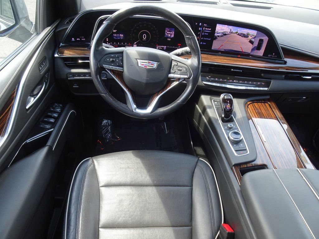 Used 2021 Cadillac Escalade Premium Luxury AWD/4WD image 15