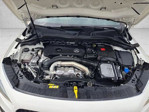 Used 2025 Mercedes-Benz GLA 250 4MATIC image 18