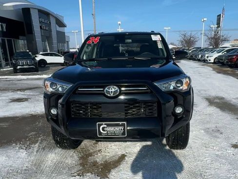 Used 2024 Toyota 4Runner SR5 Premium image 3