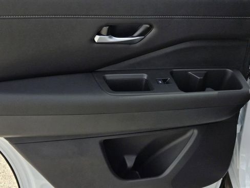 New 2026 Nissan Pathfinder SL FWD image 12