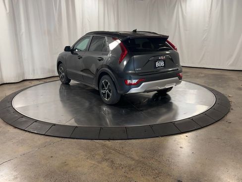 Certified 2025 Kia Niro EX image 8