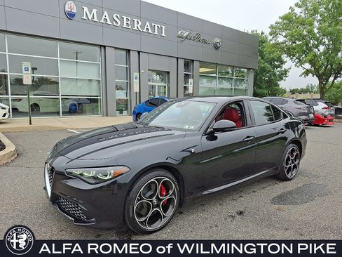 New 2024 Alfa Romeo Giulia Ti w/ Performance Driving Package image 1