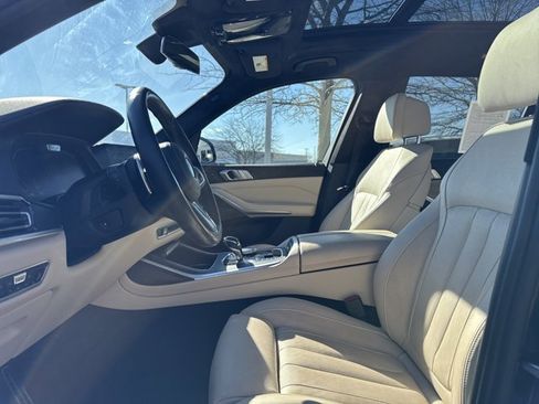 Used 2021 BMW X7 xDrive40i w/ M Sport Package image 11