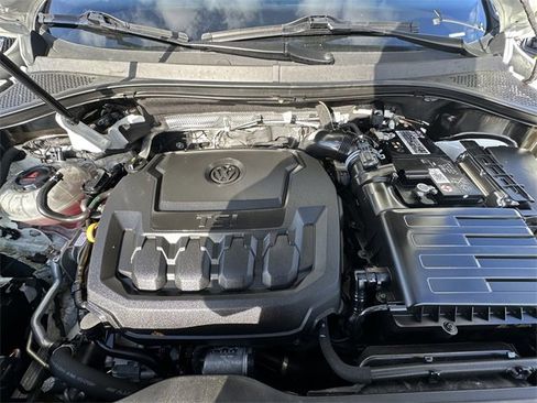 Used 2023 Volkswagen Tiguan SE R-Line image 31