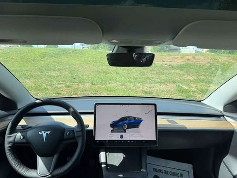 Used 2022 Tesla Model 3 Standard Range RWD image 14