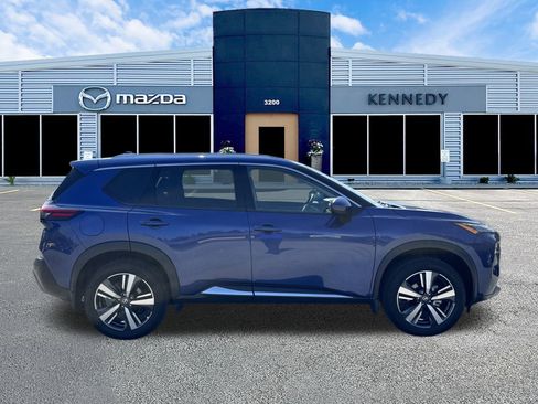 Used 2021 Nissan Rogue SL image 2