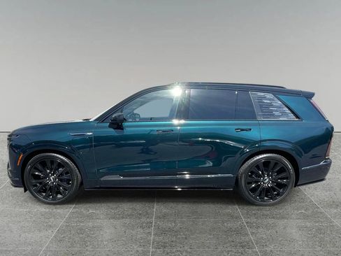 New 2026 Cadillac Vistiq Platinum image 2