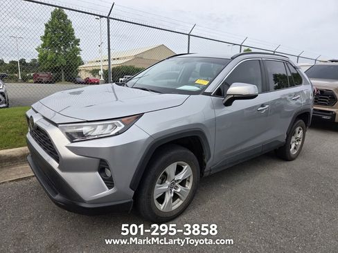 Used 2020 Toyota RAV4 XLE FWD image 10