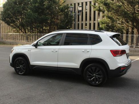 Used 2022 Volkswagen Taos S image 9