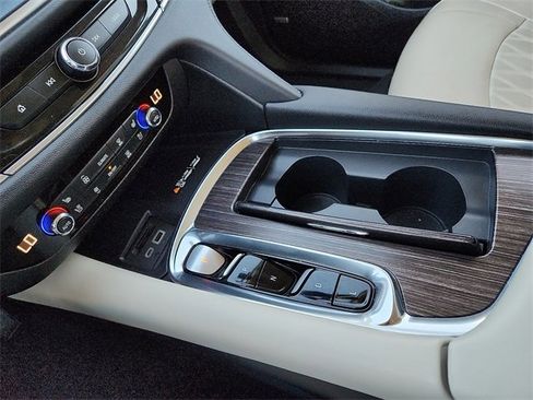 Certified 2024 Buick Enclave Avenir w/ Avenir Technology Package image 25