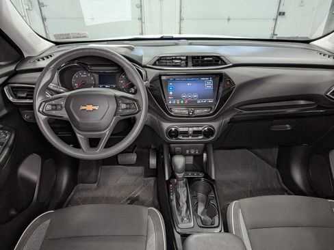 Used 2021 Chevrolet TrailBlazer LT w/ Convenience Package AWD/4WD image 17