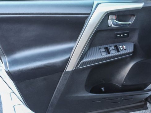 Used 2014 Toyota RAV4 Limited image 21