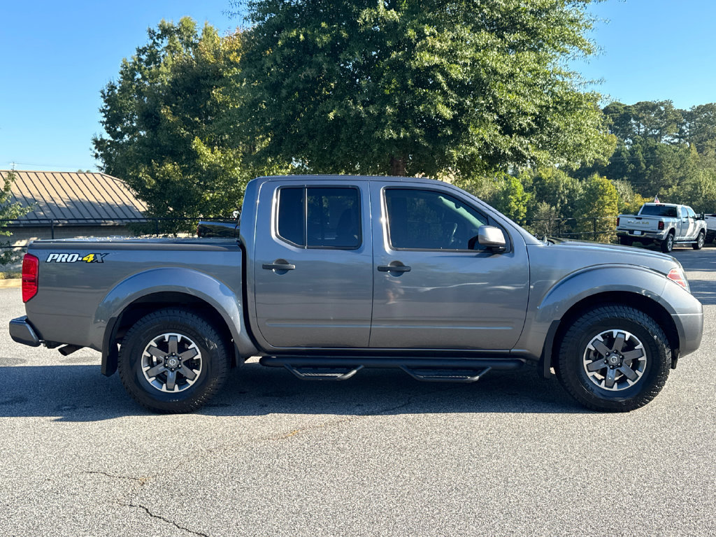 Used 2018 Nissan Frontier PRO-4X AWD/4WD image 6