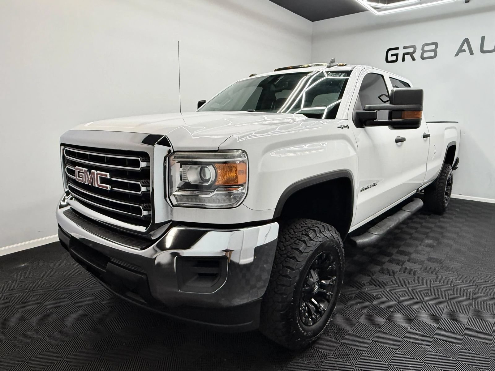 Used 2016 GMC Sierra 2500 4x4 Crew Cab w/ Sierra Convenience Package image 3