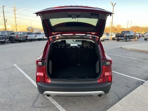 Used 2023 Ford Escape Platinum w/ Premium Technology Package image 5