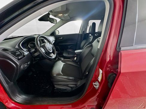Used 2018 Jeep Compass Altitude FWD image 12