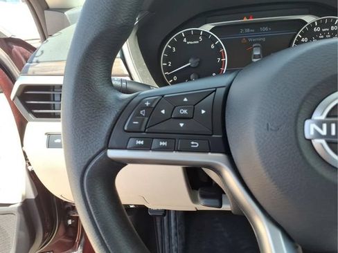 Used 2023 Nissan Altima 2.5 SV FWD image 16