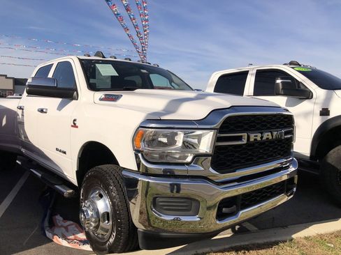 Used 2019 RAM 3500 Tradesman image 15