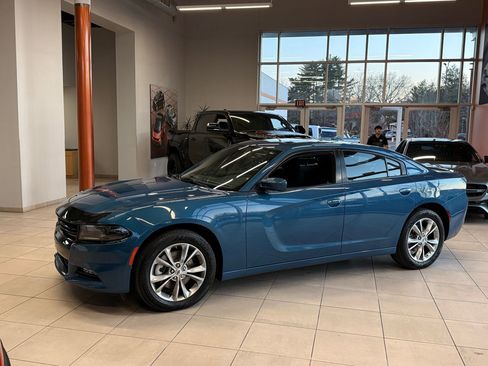 Used 2022 Dodge Charger SXT w/ Navigation & Travel Group image 1