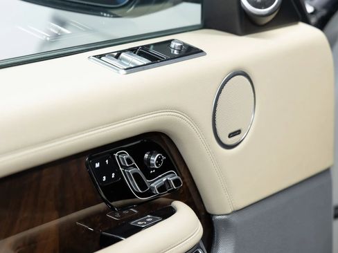 Used 2018 Land Rover Range Rover Supercharged image 12