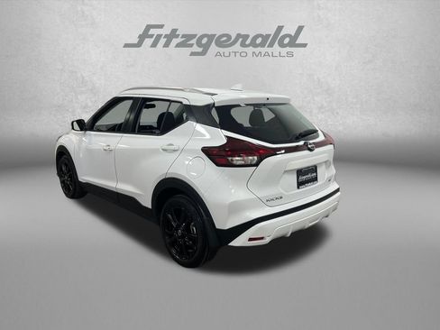 Used 2024 Nissan Kicks SV FWD image 3