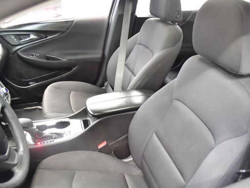 Used 2023 Chevrolet Malibu LT w/ Driver Confidence Package FWD image 9