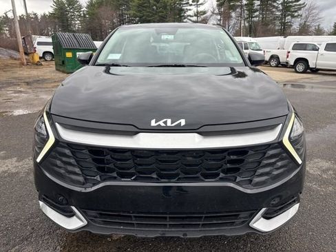 Used 2025 Kia Sportage LX image 2