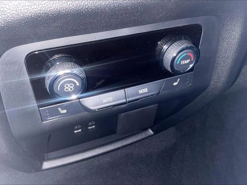 Used 2024 Chevrolet Traverse RS image 12