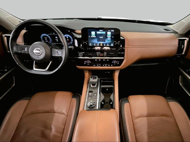 Used 2023 Nissan Pathfinder Platinum w/ Cargo Package AWD/4WD image 14