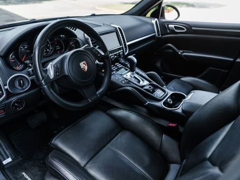 Used 2012 Porsche Cayenne image 2